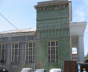 2/100 частини будівлі, загальною площею 59,53 кв. м, за адресою: Луганська обл., м. Луганськ, вулиця Фрунзе, № 108. Реєстровий номер 1726 в реєстровій книзі №11. Інвентарний № 86500