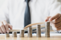  За місяць вклади українців у гривні зросли майже на 15 мільярдів, проте є незначне зменшення в іноземній валюті
