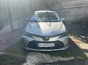 Автомобіль марки TOYOTA, модель COROLLA, 2019 року випуску, тип – загальний легковий - загальний седан - В, номер державної реєстрації АA2559XI, колір – сірий, номер кузова: NMTBE4BE80R006117, (інвентарний номер 4000047395)