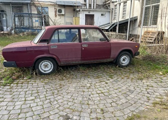 Автомобіль ВАЗ, модель 2107, легковий седан-В, рік випуску 2003, чорного кольору, номер державної реєстрації АО2250АХ, об`єм двигуна 1.5(бензин), номер кузова XTA21070031774746