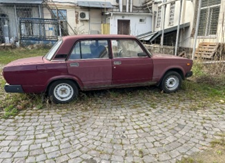 Автомобіль ВАЗ, модель 2107, легковий седан-В, рік випуску 2003, чорного кольору, номер державної реєстрації АО2250АХ, обєм двигуна 1.5 (бензин), номер кузова XTA21070031774746