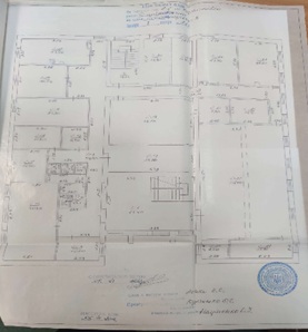 Будівля банку, загальною площею 1 744,3 кв.м, за адресою: Донецька обл., м. Костянтинівка, вулиця Поштова (був. Ленінградська), будинок 8. Реєстраційний номер об'єкту нерухомого майна: 543773014000. Інвентарний № 100174.