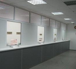 Будівля філії ``Відділення Промінвестбанку у м. Харцизьку Донецької області``, загальною площею 3 031,44 кв.м, за адресою: Донецька обл., м. Харцизьк, вулиця Жовтнева (Октябрьская), будинок 68. Реєстраційний номер об`єкту нерухомого майна: 9038914. Інвентарний № 95087. Бокси, загальною площею 109,00 кв.м, за адресою: Донецька обл., м. Харцизьк, вулиця Жовтнева (Октябрьская), будинок 68. Реєстраційний номер об`єкту нерухомого майна: 9038914. Інвентарний № 95088. Основні засоби у кількості 36 одиниць