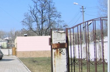 Будівля філії ``Відділення Промінвестбанку у м. Харцизьку Донецької області``, загальною площею 3 031,44 кв.м, за адресою: Донецька обл., м. Харцизьк, вулиця Жовтнева (Октябрьская), будинок 68. Реєстраційний номер об`єкту нерухомого майна: 9038914. Інвентарний № 95087. Бокси, загальною площею 109,00 кв.м, за адресою: Донецька обл., м. Харцизьк, вулиця Жовтнева (Октябрьская), будинок 68. Реєстраційний номер об`єкту нерухомого майна: 9038914. Інвентарний № 95088. Основні засоби у кількості 36 одиниць