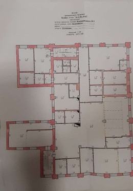 59/100 часток (спільна часткова власність) будівлі, загальною площею 2 236,6 кв.м., що становить 1 264,10 кв. м, за адресою: Луганська обл., Сіверськодонецький р. (Сєвєродонецький р-н), м. Лисичанськ (місто Лисичанськ), вулиця Володимира Великого (вулиця Володимира Великого, вулиця Малиновського, вулиця Малиновського), будинок 5. Реєстраційний номер об`єкту нерухомого майна: 3207251744120. Інвентарний № 86068. Майнові права на гаражі, загальною площею 282,4 кв. м, за адресою: Луганська обл., м. Лисичанськ, вулиця Малиновського, 5. Інвентарний № 85874