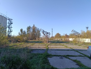 Комплекс (комплекс нафтобази), загальною площею 1 260,60 кв.м, за адресою: Полтавська обл., Миргородський р. (до перейменування Лохвицький р.), с.Піски, вулиця Довженка, будинок 1. Реєстраційний номер об’єкта нерухомого майна: 900819753226.  Інвентарний № 10055. Право вимоги за кредитним договором КЛ-149872/1-980, що укладений з суб’єктом господарювання