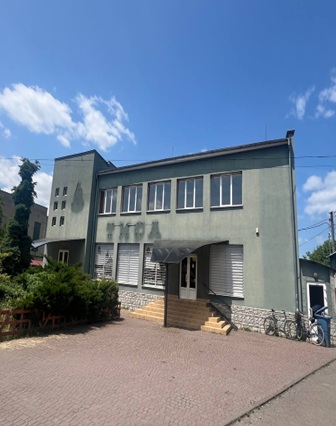 Комплекс, що складається з будівлі торгівельного комплексу, літ. а, загальна площа: 725.2 кв.м, будівля магазину, літ. б, загальна площа: 148.5 кв.м,  котельня, літ. в, загальна площа: 14.3 кв.м, сарай, літ. г, загальна площа: 25.7 кв.м,  огорожа, № 1-2,  за адресою: Закарпатська обл., Ужгородський р., с. Оноківці, вулиця Головна, будинок 41а, РНОНМ 1692572721248, Основні засоби в кількості 708 одиниць