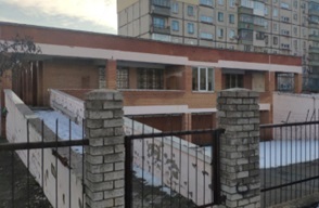 Майнові права на нежитлові приміщення, загальною площею 1 244,30 кв.м, за адресою: Донецька обл., м. Маріуполь, вулиця Сонячна за №5. Реєстровий №877 в реєстровій книзі №2. Інвентарний № 103411. ОПОРА РАДIОМЕРЕЖI, інвентарний № 93808, ОПОРА РАДIОМЕРЕЖI, інвентарний № 93809. Основні засоби у кількості 2 одиниці