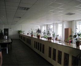 Нежитлова будівля , будинок банку, загальною площею 1 994,90 кв. м, за адресою: Луганська обл., м. Алчевськ, вулиця Леніна, 44. Реєстраційний номер 301382 (номер запису 141 в книзі 1). Інвентарний № 83779. Будівлі гаражів, загальною площею 224,2 кв. м, за адресою: Луганська обл., м. Алчевськ, вулиця Леніна, 44 а. Реєстровий номер 203 в реєстровій книзі 1). Інвентарний № 83748. Основні засоби у кількості 234 шт