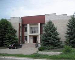 Нежитлова будівля, загальною площею 1 270,0 кв. м, за адресою: Луганська обл., м. Сокологірськ (Первомайськ), вулиця Леніна, будинок 60б. Реєстраційний номер об’єкта нерухомого майна: 301507. Інвентарний № 86510. Основні засоби у кількості 92 шт