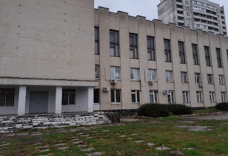 Пул активів, а саме: Нежитлова будівля літ. ``А-1``, загальною площею 310,6 кв.м., та надвірні будівлі: котельня літ. ``Б-1``, колодязі № 1,2,3,4, що розташоване  за адресою: Харківська обл., Зміївський р., с. Бірки, вулиця Центральна, будинок 3б, РНОНМ 1990703063217, 1/2 частки у праві власності на нежитлові приміщення 1-го поверху № 36-:-39, 36а площею 42,4 кв.м. в літ. ``А-5``, що розташоване  за адресою: Харківська обл., м. Харків, вулиця Ярослава Мудрого, будинок 30/32, РНОНМ 223523463101, Основні засоби в кількості 5 одиниць, Нежитлове приміщення цокольного поверху № 26 в житловому будинку літ. ``А-9`` загальною площею 89.1 кв.м., що знаходяться за адресою: Харківська обл., м. Харків, вулиця Стуса Василя, будинок 21, РНОНМ 479276563101, Основні засоби в кількості 5 одиниць, Нежитлові приміщення 3-го пов. №І,ІІ,1-:-6 в літ.``Е-4``, загальною площею 473,9 кв.м., що розташоване за адресою: Харківська обл., м. Харків, вулиця Драгомирівська, будинок 10, РНОНМ 2497757863120, Основні засоби в кількості 310 одиниць, Основні засоби в кількості 370 одиниць, Нежитлові будівлі (комплекс)  загальною площею 38207,96 кв.м. , що розташовані за адресою: Харківська обл., Красноградський р., м. Красноград, вулиця Українська, будинок 162, РНОНМ 2530706063060, Рухоме майно в кількості 98 позицій, що знаходиться за адресою: Харківська обл., Красноградський р., м. Красноград, вулиця Українська, будинок 162, Житловий будинок загальною площею 200,9 кв.м., житловою площею 86,4 кв.м. з нежитловими будівлями (цех по виготовленню спеціальних запірно-пломбувальних пристроїв) загальною площею 391,2 кв.м., які розташовані за адресою: Полтавська область, Полтавський район, с. Шили, вул. Садова (раніше вул. Радянська), 10, РНОНМ 2753701753080, Земельна ділянка площею 0,02 га, кадастровий номер 5324083509:09:002:0079  за адресою: Полтавська область, Полтавський район, село Шили, вулиця Садова (попередня назва: вул. Радянська), 10, РНОНМ 2753723353240, Земельна ділянка площею 0,23 га, кадастровий номер 5324083509:09:002:0080  за адресою: Полтавська область, Полтавський район, село Шили, вулиця Садова (попередня назва: вул. Радянська), 10, РНОНМ 2753738553240, Нежитлове приміщення, відділення банку загальною площею 320,0 кв.м., за адресою: Харківська обл., Вовчанський р., м. Вовчанськ, вулиця Соборна (колишня Леніна), будинок 87, РНОНМ 572354363216, Основні засоби в кількості 192 одиниці, Нежиле приміщення загальною площею 219,3 кв.м., за адресою: Херсонська обл., м. Нова Каховка, проспект Перемоги, 3``б``/1, РНМ 25245841, Основні засоби в кількості 206 одиниць, Нежитлове приміщення  загальною площею 98,3 кв.м., що розташоване за адресою: Харківська обл., м. Куп`янськ, вулиця  Люксембург Рози, будинок 1, приміщення 85-96, РНОНМ 600029363107, Основні засоби в кількості 67 од., що знаходяться в м. Куп`янськ, вулиця  Люксембург Рози, будинок 1, Основні засоби в кількості 128 одиниць в м. Бахмут. Права вимоги за кредитними договорами 26-295ПВ/2008 та 87/2007 що укладені з фізичними особами.