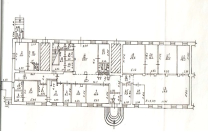 Вбудоване приміщення банку з підвалом загальною площею 468,10 кв. м на першому поверсі житлового будинку літ.А-5, за адресою: Донецька обл., м. Ясинувата, вулиця Некрасова, будинок 16. Реєстраційний номер об’єкта нерухомого майна: 17170377. Інвентарний № 94061. Основні засоби у кількості 3 одиниці