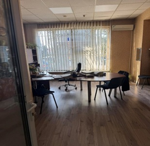 Вбудовані приміщення загальною  площею 1048.5 кв.м. за адресою: Закарпатська обл., м. Хуст, вулиця Карпатської Січі, будинок 39, приміщення бн, РНОНМ 1138985121108.  Основні засоби в кількості 40347 одиниць