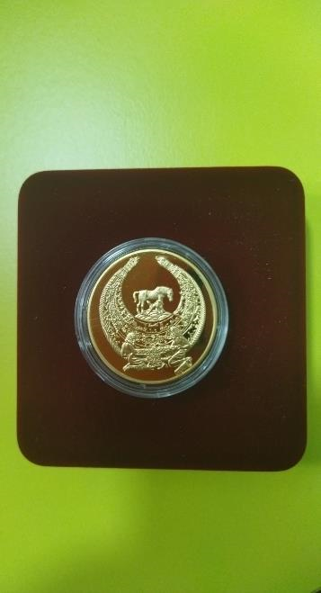 Золота пам`ятна монета серії «Духовні скарби України» «Пектораль», номінал 100 гривень, метал Au 900, маса в чистоті 31,1 гр.