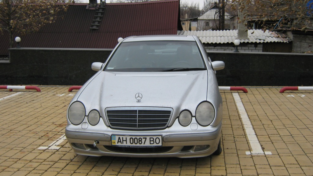 Mercedes-Benz 320