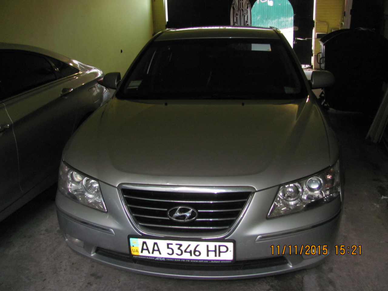 Легковий автомобіль HYUNDAI SONATA, 2008 року, номер кузова KMHEU41AP9A576074, номер державної реєстрації №АА5346HP та основні засоби, а саме: Диск для автомоб.ФОБОС-2 7.0*16 5/114.3 ET 45 DIA в кількості 8 шт.