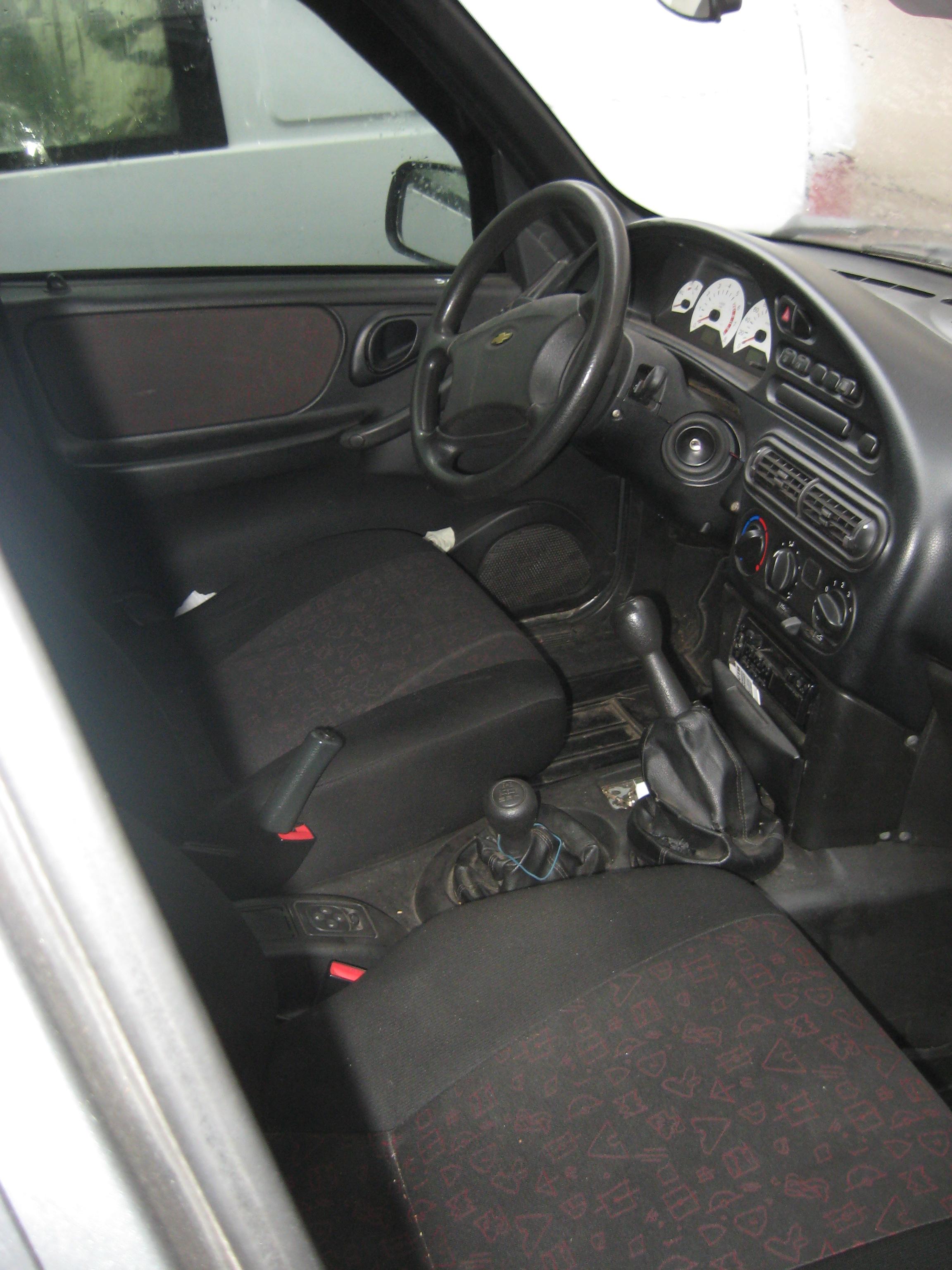 Легковий автомобіль комбі CHEVROLET NIVA 21230, рік випуску – 2006, номер шасі, кузова X9L21230060128683, номер державної реєстрації АЕ3103ВВ