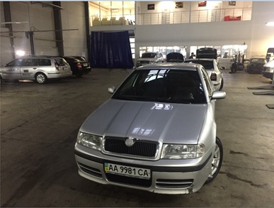 Автомобіль SKODA OCTAVIA, держ.№ АА9981СА, об’єм двигуна-1800 см3, р.в.-2006, колір–сірий, пробіг–339086км., №кузова TMBDL41U87B009268 (накладено арешт), АВТОМАГНІТОЛА KENWOOD. Пальне в баках авто-2,5 л. Осн.засоби-43 од., Бланки простих векселів-588 шт.