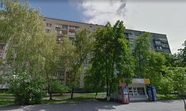 Трикімнатна квартира загальною площею 62,40 кв.м., що знаходиться за адресою: м. Київ, вул. Введенська, 26, кв. № 48, та основні засоби у загальній кількості 122 одиниці, а також цінності у загальній кількості 5 174 одиниць